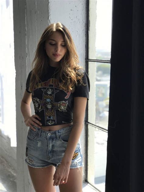 The Fappening photos of Celine Farach in a new sexy bikini and several other equally seductive looks! Despite her young age, Celine is already doing several things at once-not only shooting for lookbooks and professionally photographing herself, but also recording her own songs and has already released her debut album RESPECT!